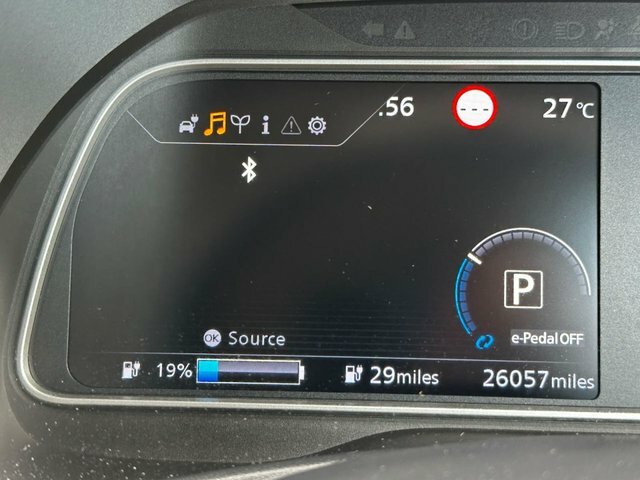 Nissan Leaf Leaf Tekna White #76