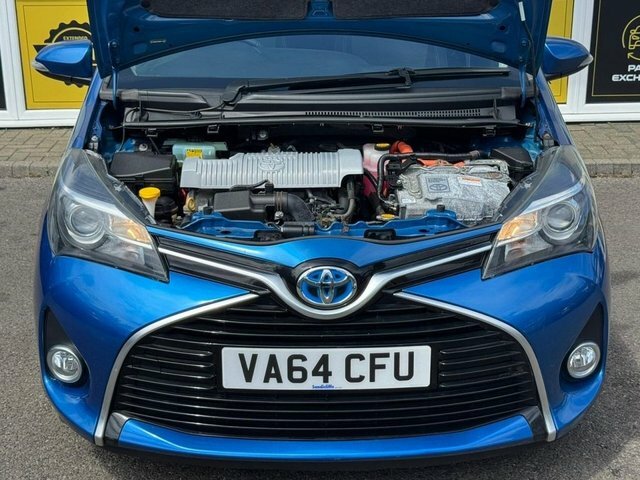 Toyota Yaris Icon Silver #54