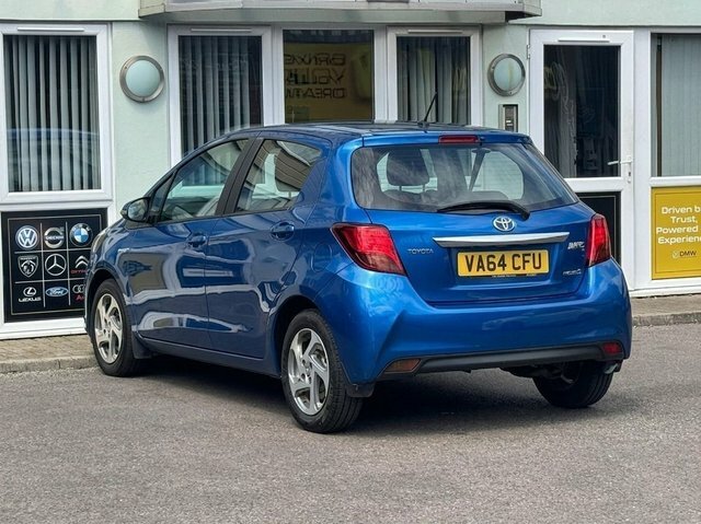 Toyota Yaris Icon Silver #24