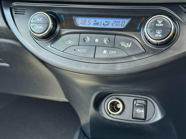 Toyota Yaris Icon Silver #34