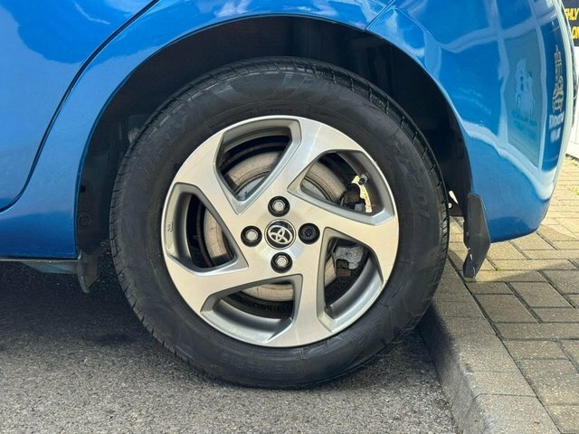 Toyota Yaris Icon Silver #48