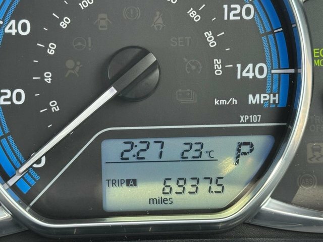 Toyota Yaris Icon Silver #65