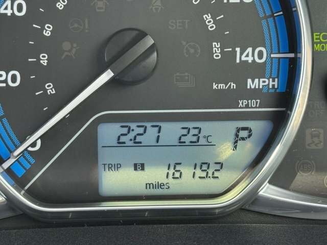 Toyota Yaris Icon Silver #66