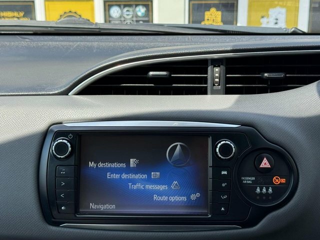 Toyota Yaris Icon Silver #73