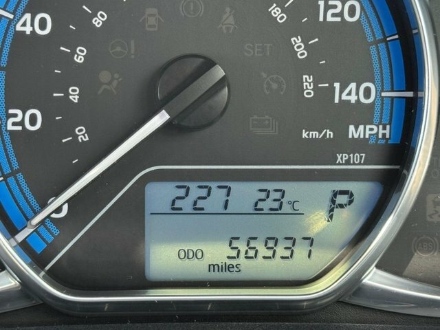 Toyota Yaris Icon Silver #18