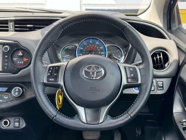 Toyota Yaris Icon Silver #27