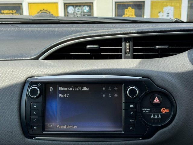 Toyota Yaris Icon Silver #76