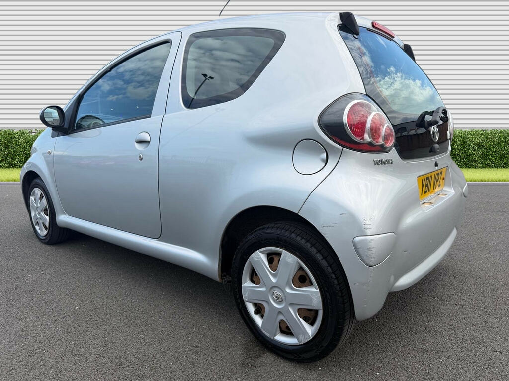 Toyota Aygo 1.0 Vvt-i Ice Hatchback Euro 5 Silver #2