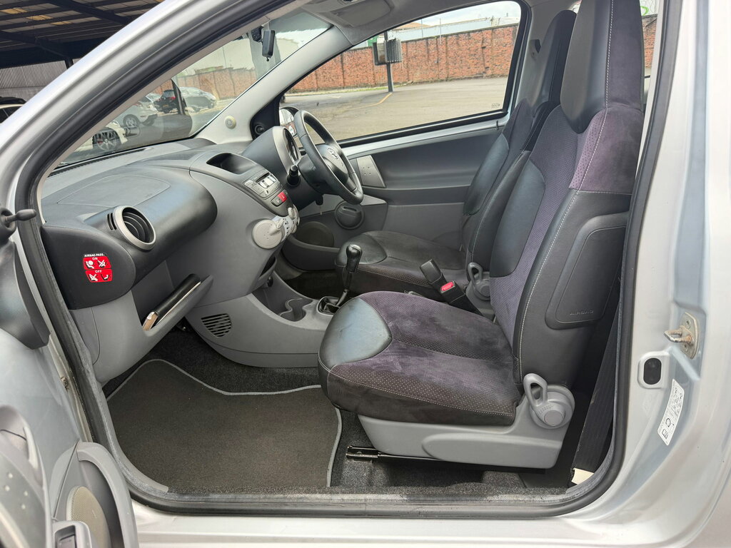 Toyota Aygo Vvt-i Go White #14