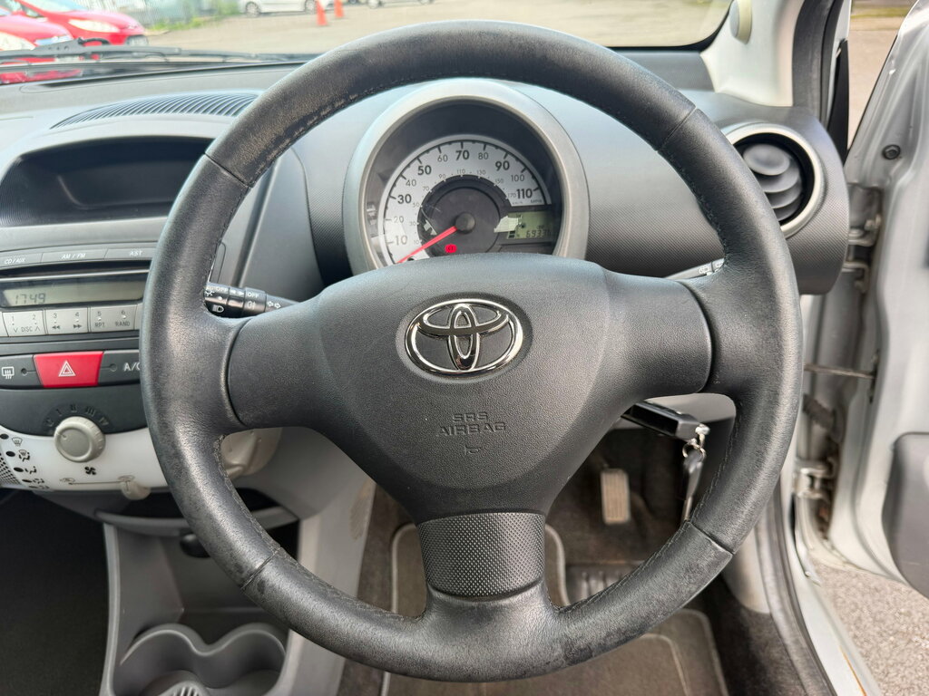 Toyota Aygo Vvt-i Go White #19