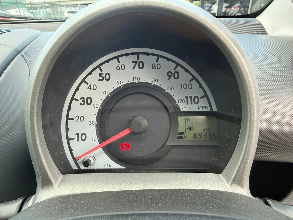 Toyota Aygo Vvt-i Go White #24