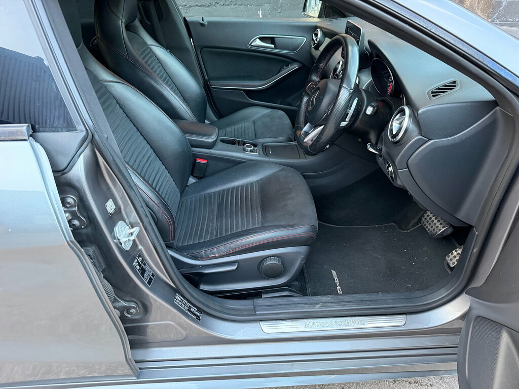 Mercedes-Benz CLA Class Saloon Black #10