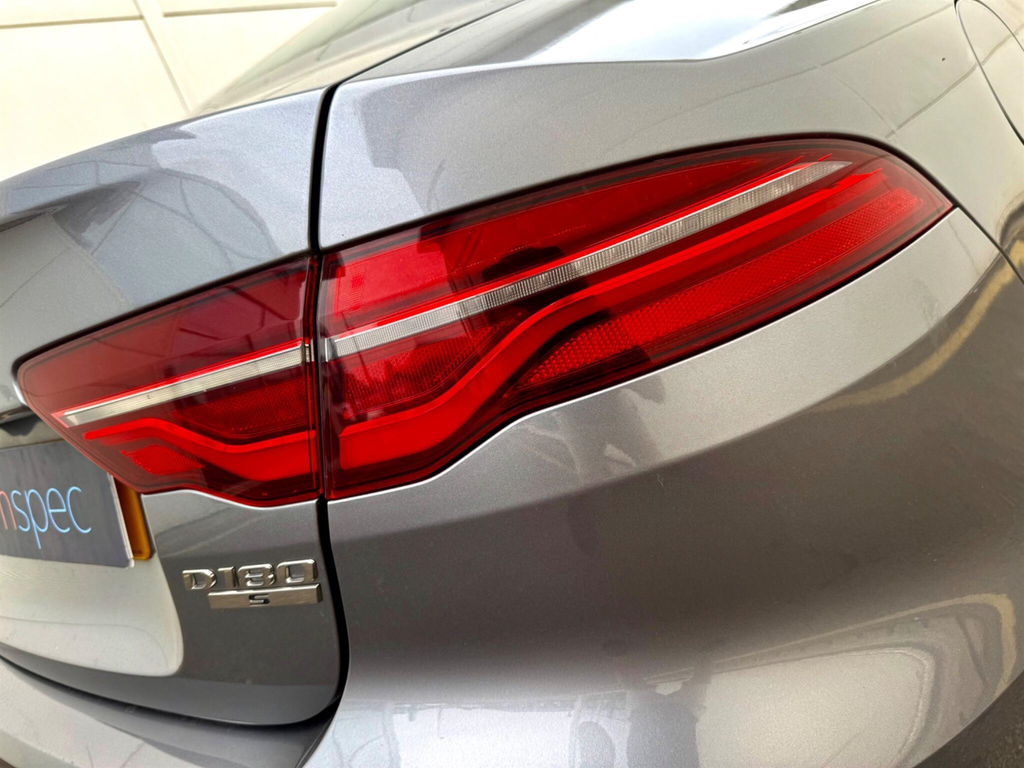 Jaguar XE 2.0 Se 177 Bhp White #20