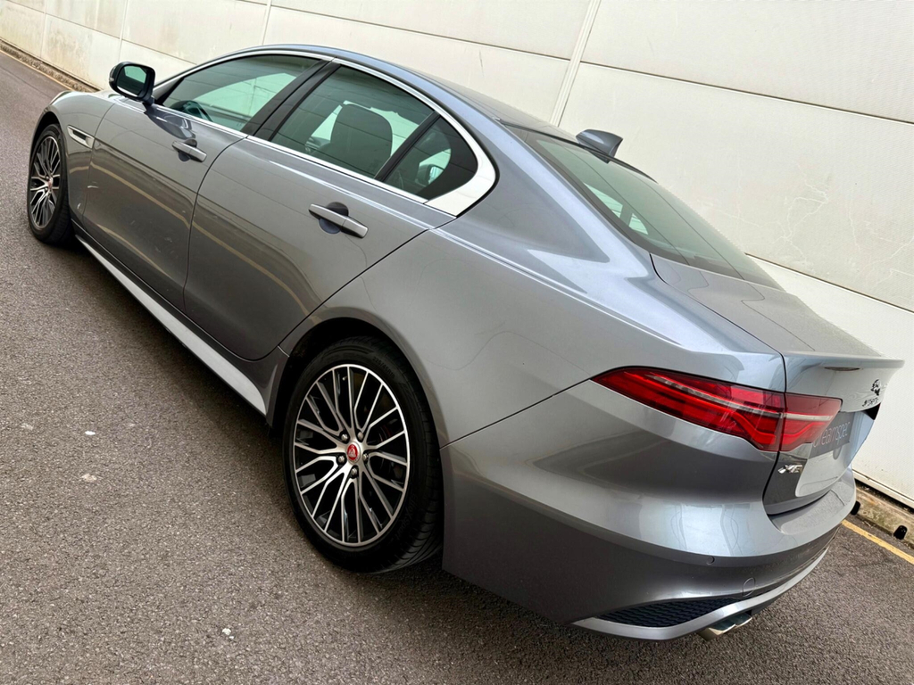 Jaguar XE 2.0 Se 177 Bhp White #8