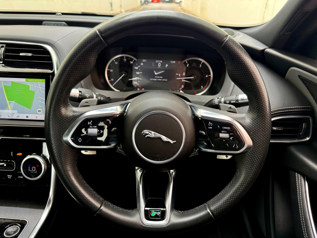 Jaguar XE 2.0 Se 177 Bhp White #28