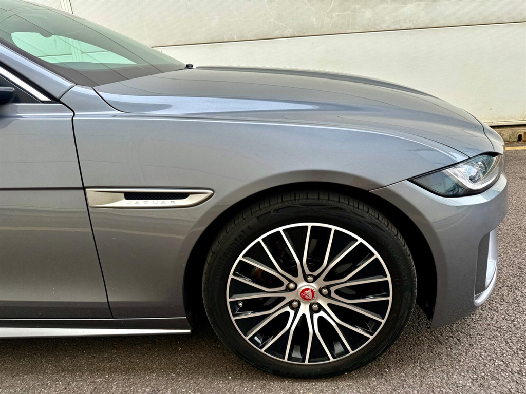 Jaguar XE 2.0 Se 177 Bhp White #18
