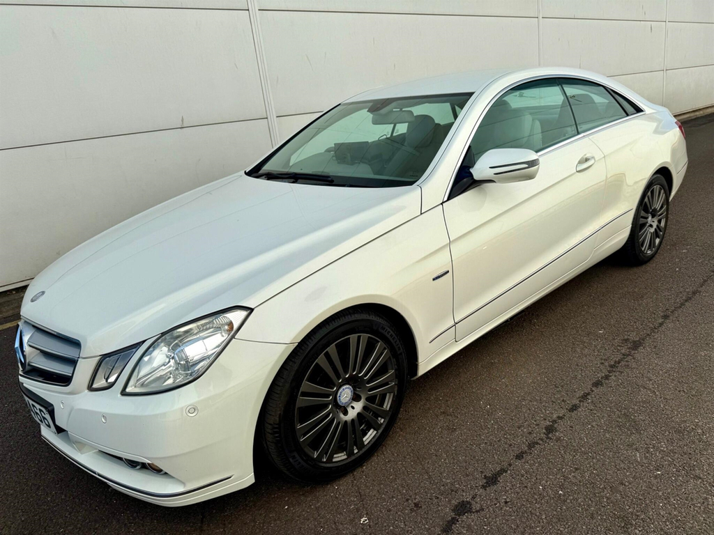 Mercedes-Benz E Class 2.1 Cdi Blueefficiency Se Coupe Tiptron White #4