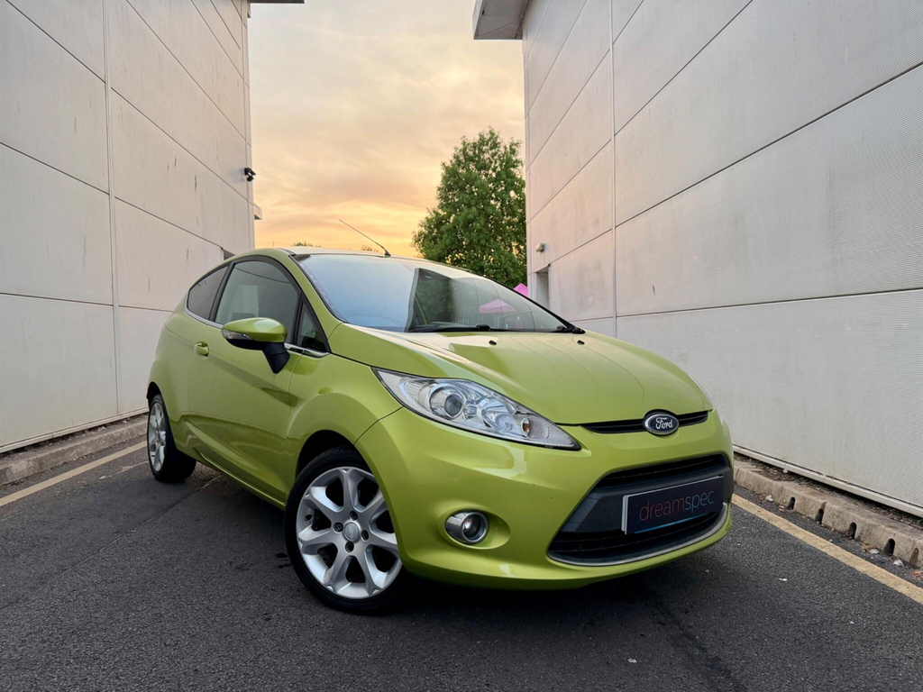 Ford Fiesta 1.4 Titanium Hatchback 133 Gkm Green
