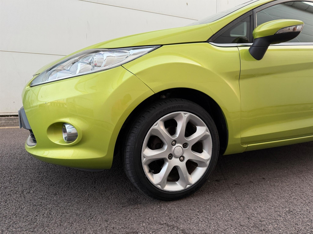Ford Fiesta 1.4 Titanium Hatchback 133 Gkm Green #3