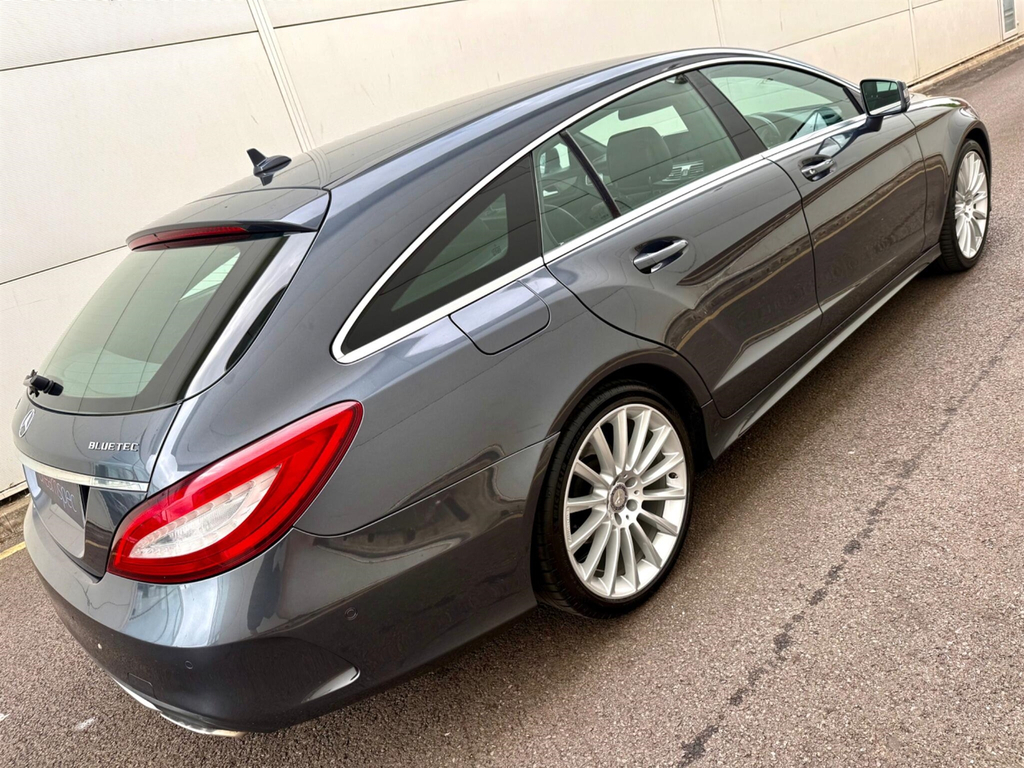 Mercedes-Benz CLS Amg Line Black #9