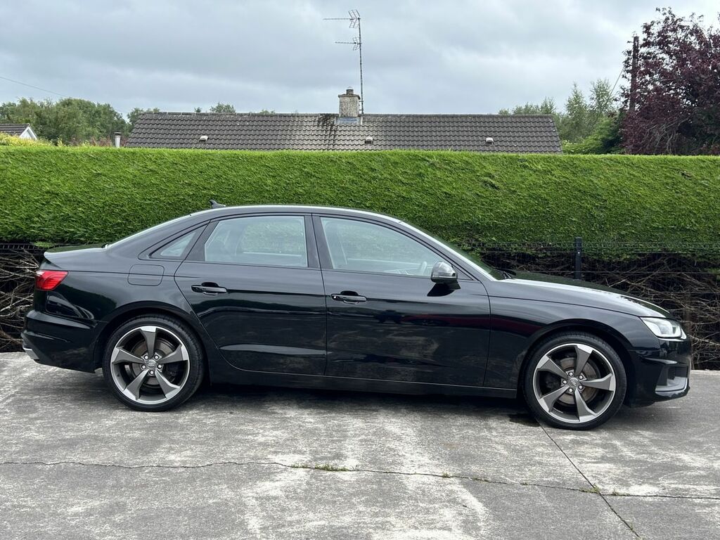 Audi A4 Saloon  Black #4