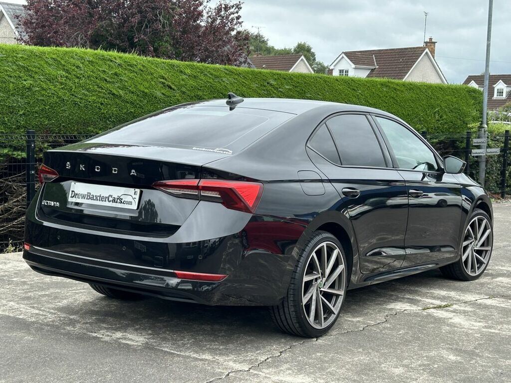 Skoda Octavia Hatchback Black #5