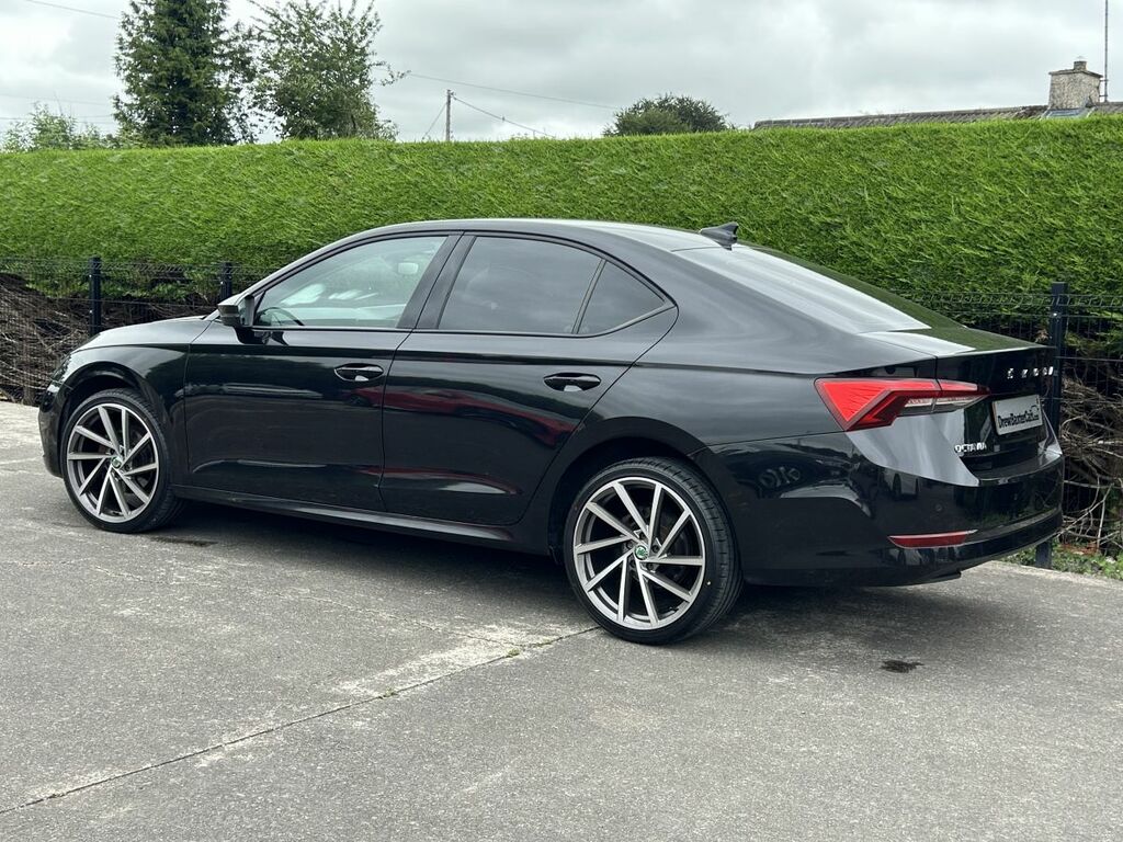 Skoda Octavia Hatchback Black #6