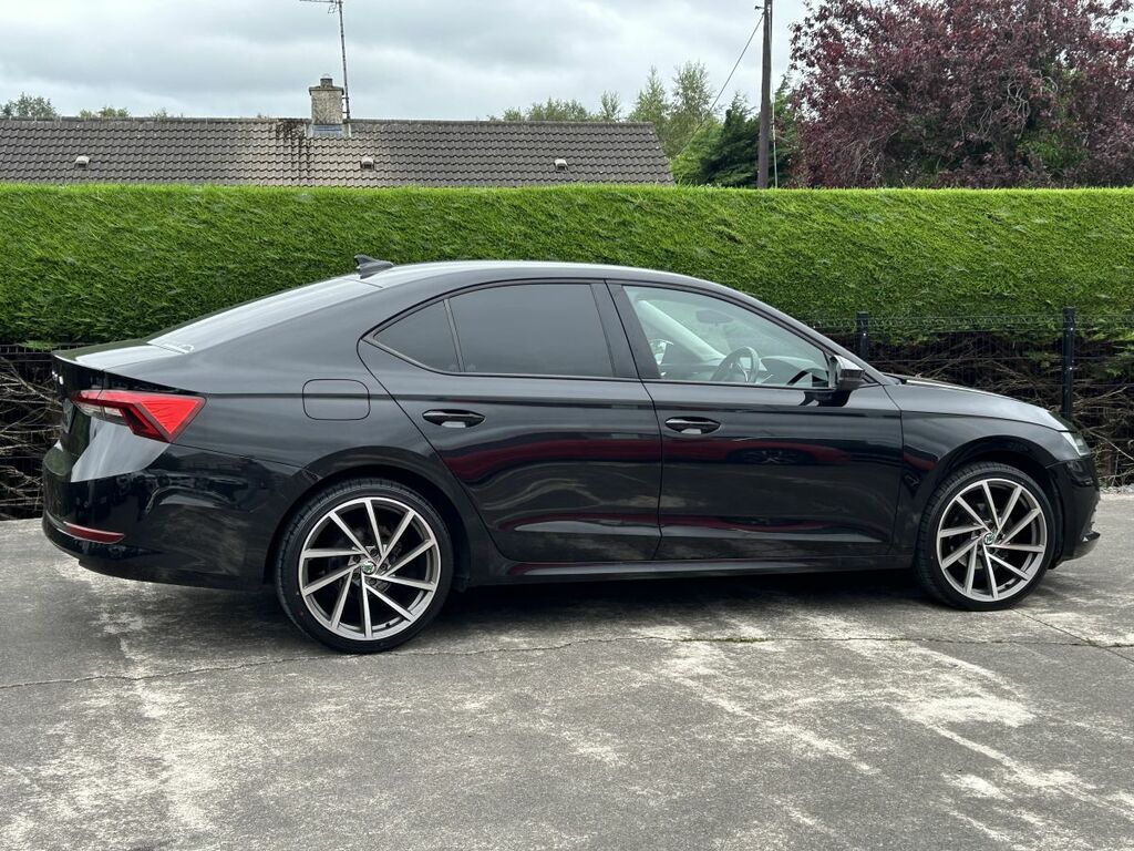 Skoda Octavia Hatchback Black #3