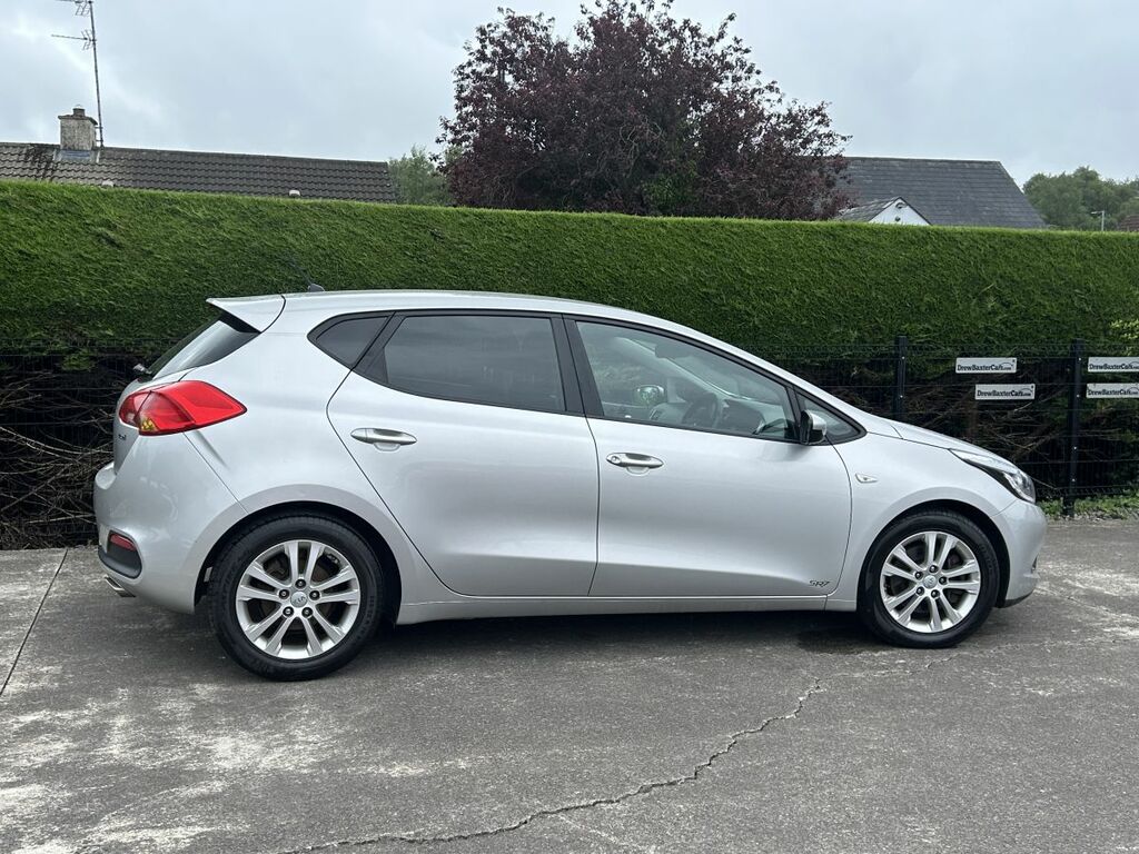 Kia Ceed Hatchback Silver #4