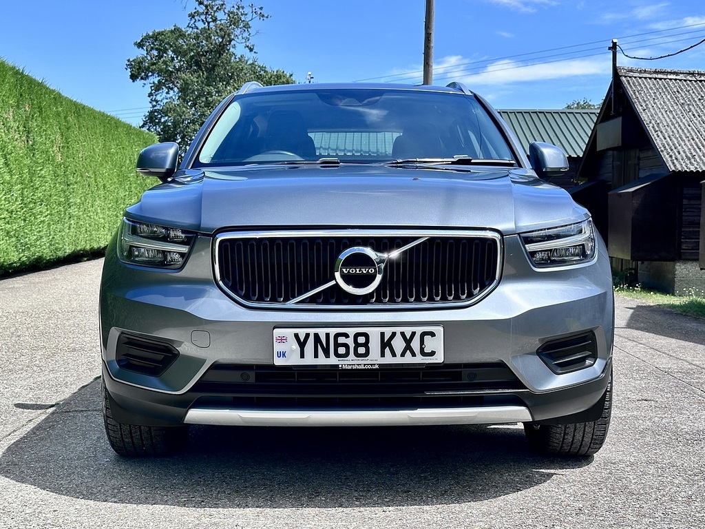 Volvo XC40 D3 Momentum Grey #5