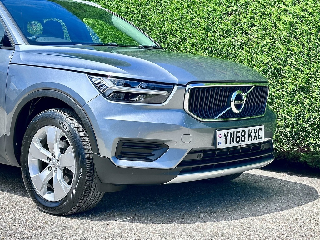 Volvo XC40 D3 Momentum Grey #3
