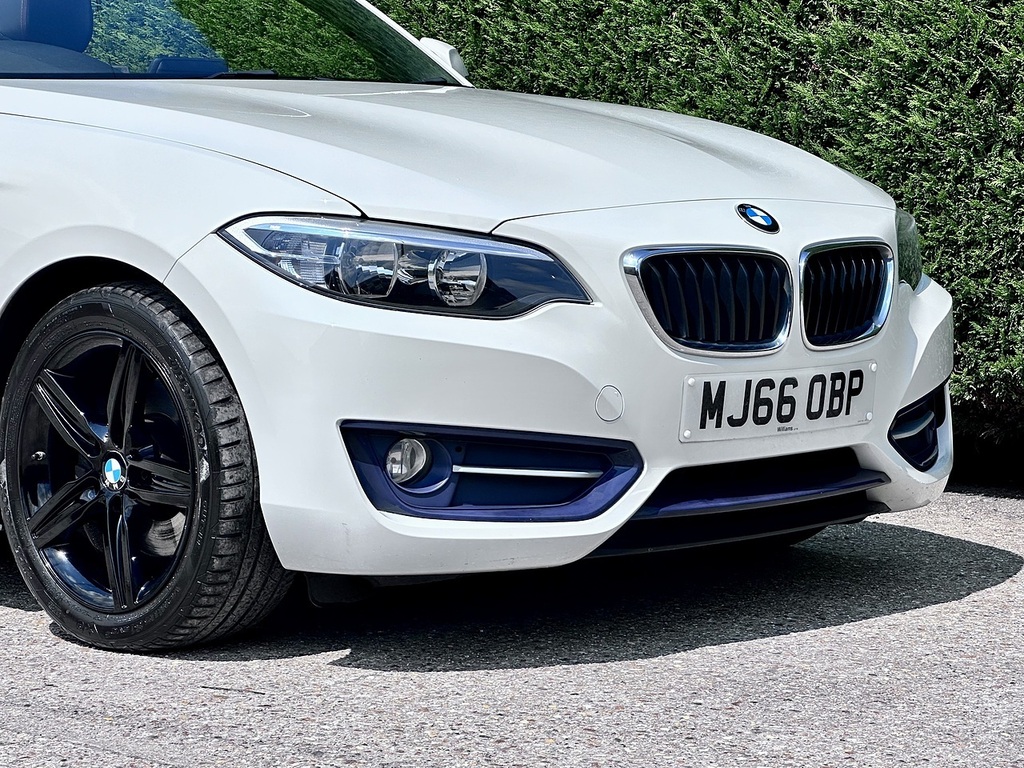 BMW 2 Series 2.0 220I Sport Convertible Euro White #4