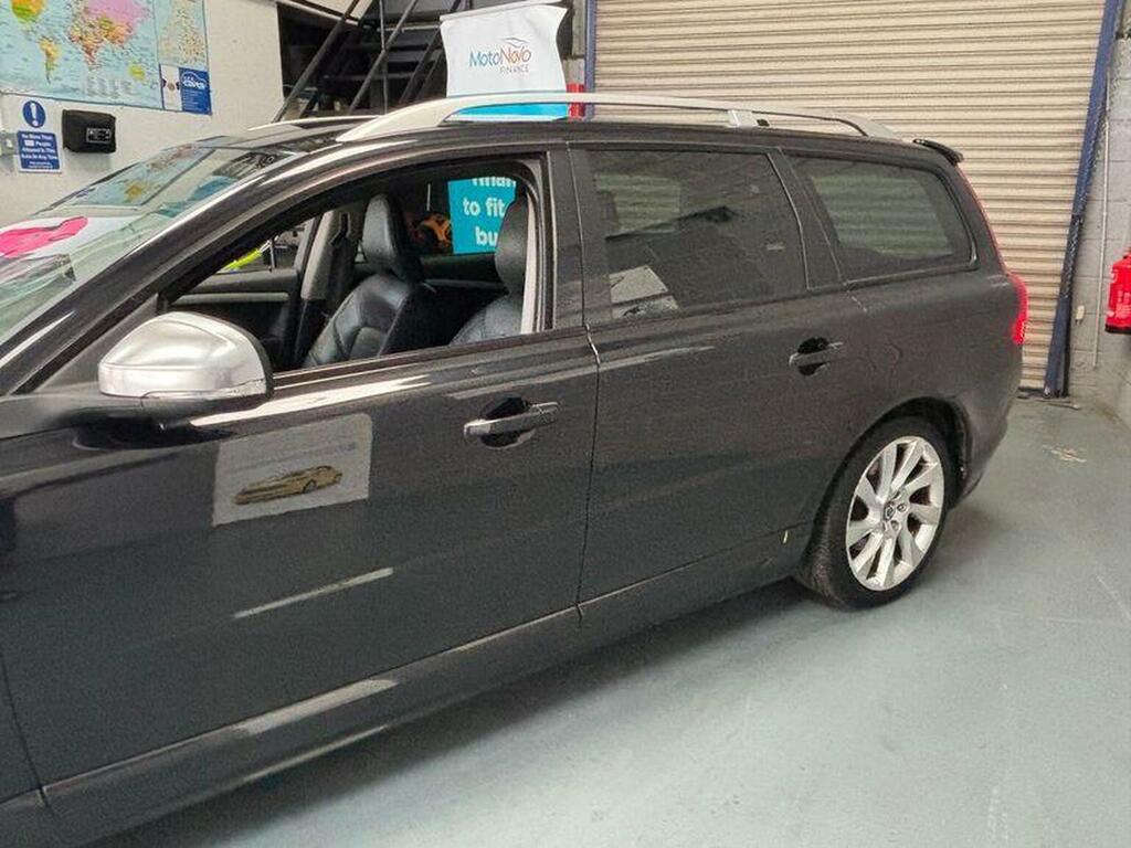 Volvo V70 Estate 2.0 D3 R-design Geartronic Euro 5 Ss Black #3
