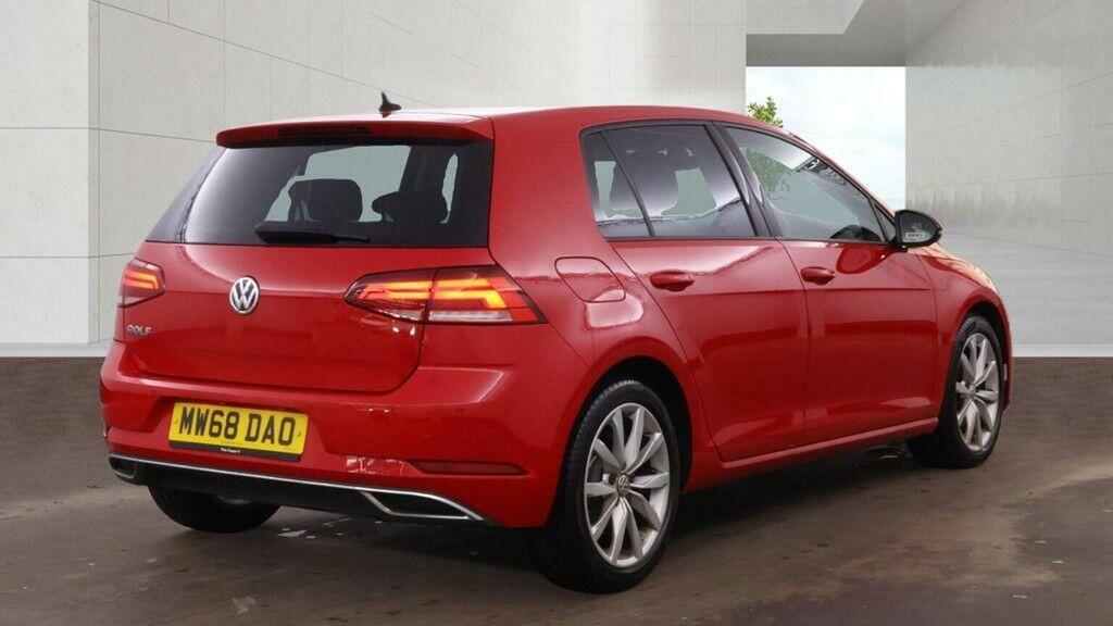 Volkswagen Golf 1.6 Tdi Gt Euro 6 Ss Red #4