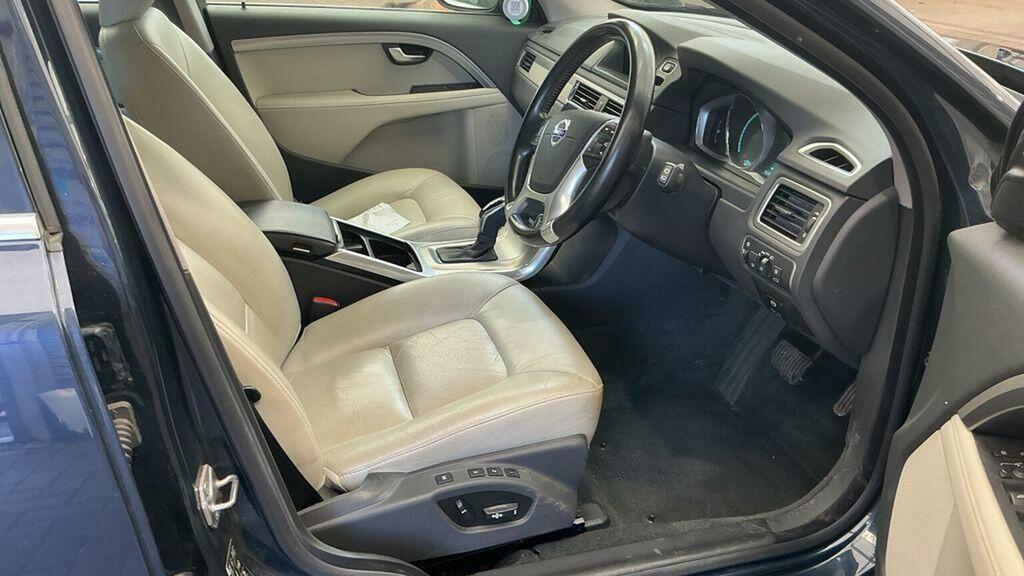Volvo V70 Estate 2.0 D4 Business Edition Geartronic Euro 6 Silver #11