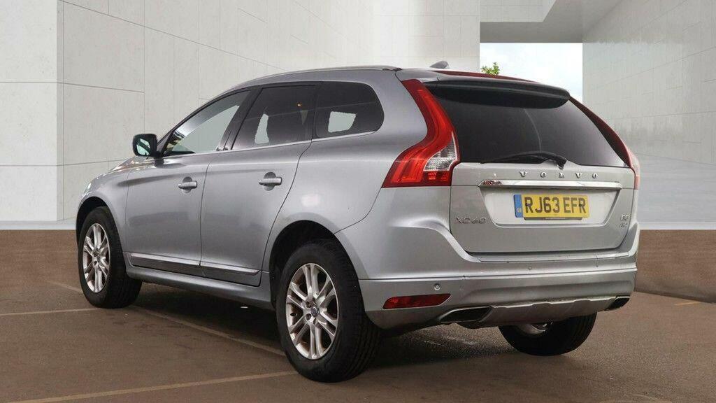 Volvo XC60 2.4 D5 Se Lux Nav Geartronic Awd Euro 5 Silver #3