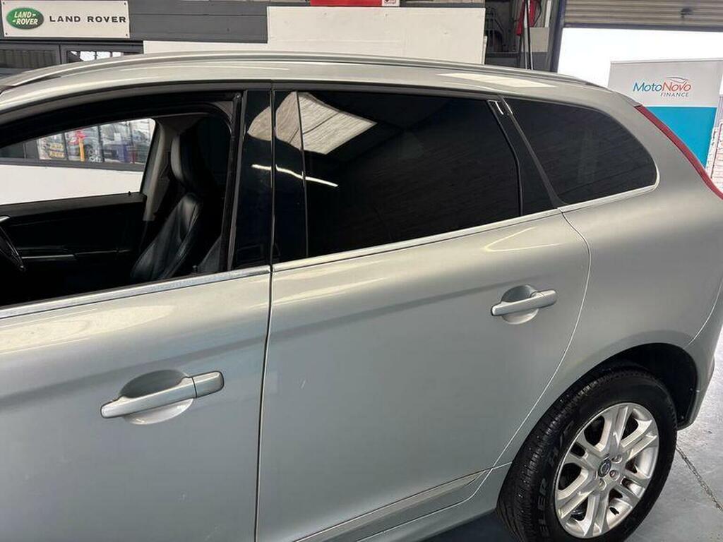 Volvo XC60 Suv 2.4 D5 Se Lux Nav Geartronic Awd Euro 5 2 RJ63EFR Silver #4