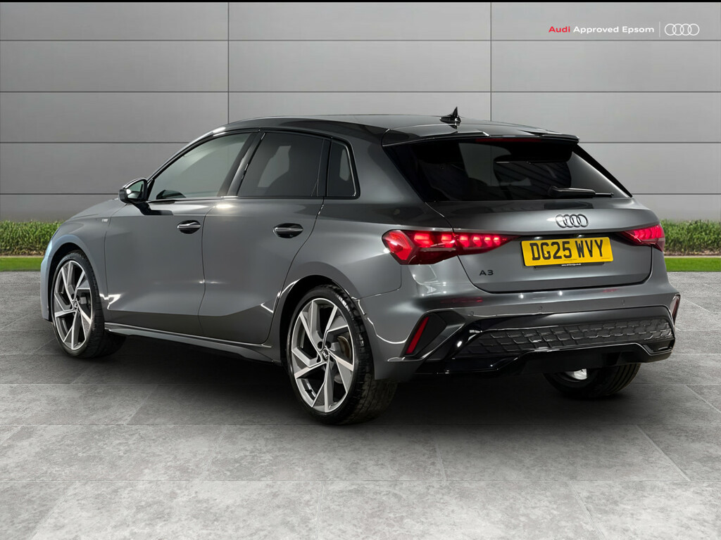 Audi A3 35 Tfsi Black Edition S Tronic DG25WVY Grey #3