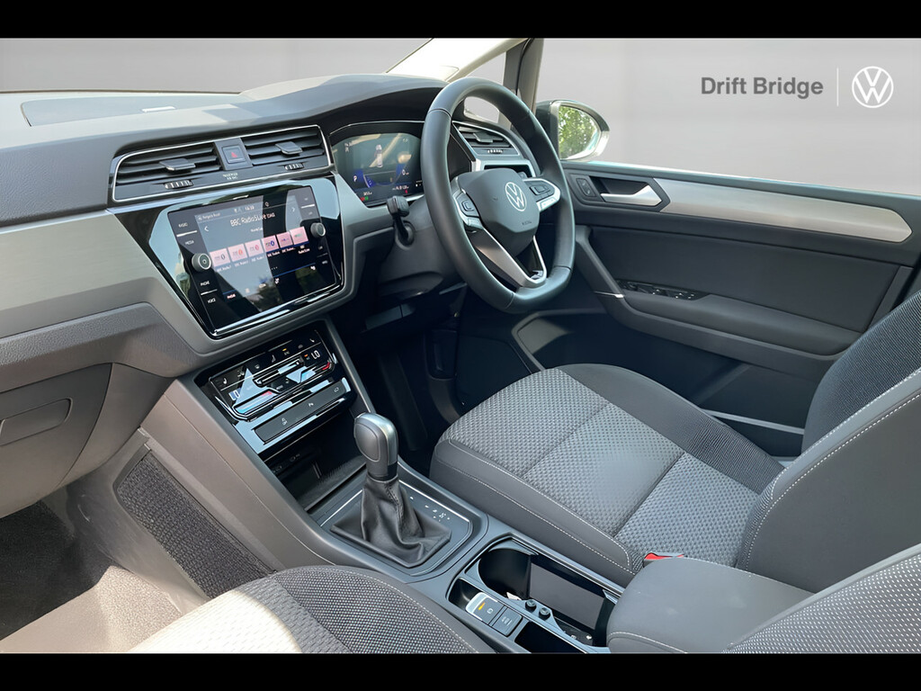 Volkswagen Touran 1.5 Tsi Evo Match Dsg Black #2