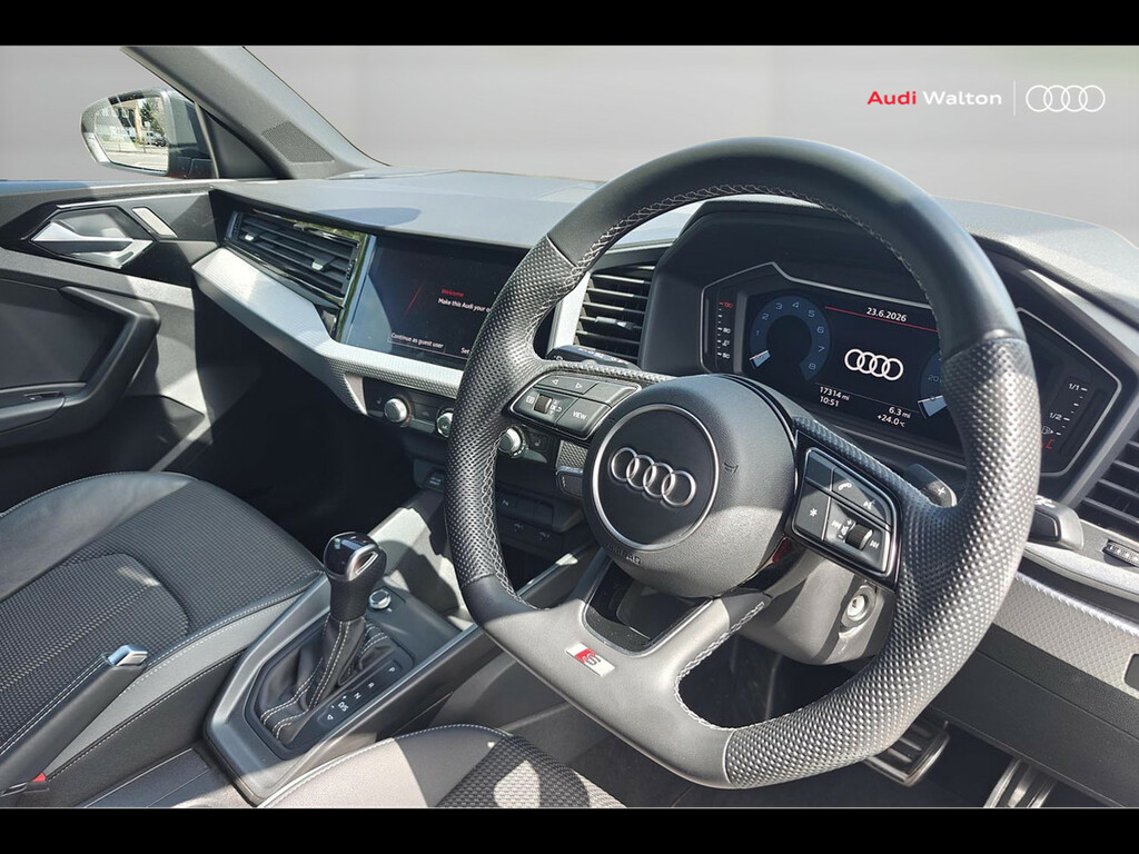 Audi A1 Black Edition 35 Tfsi 150 Ps S Tronic RF72WBW Red #5