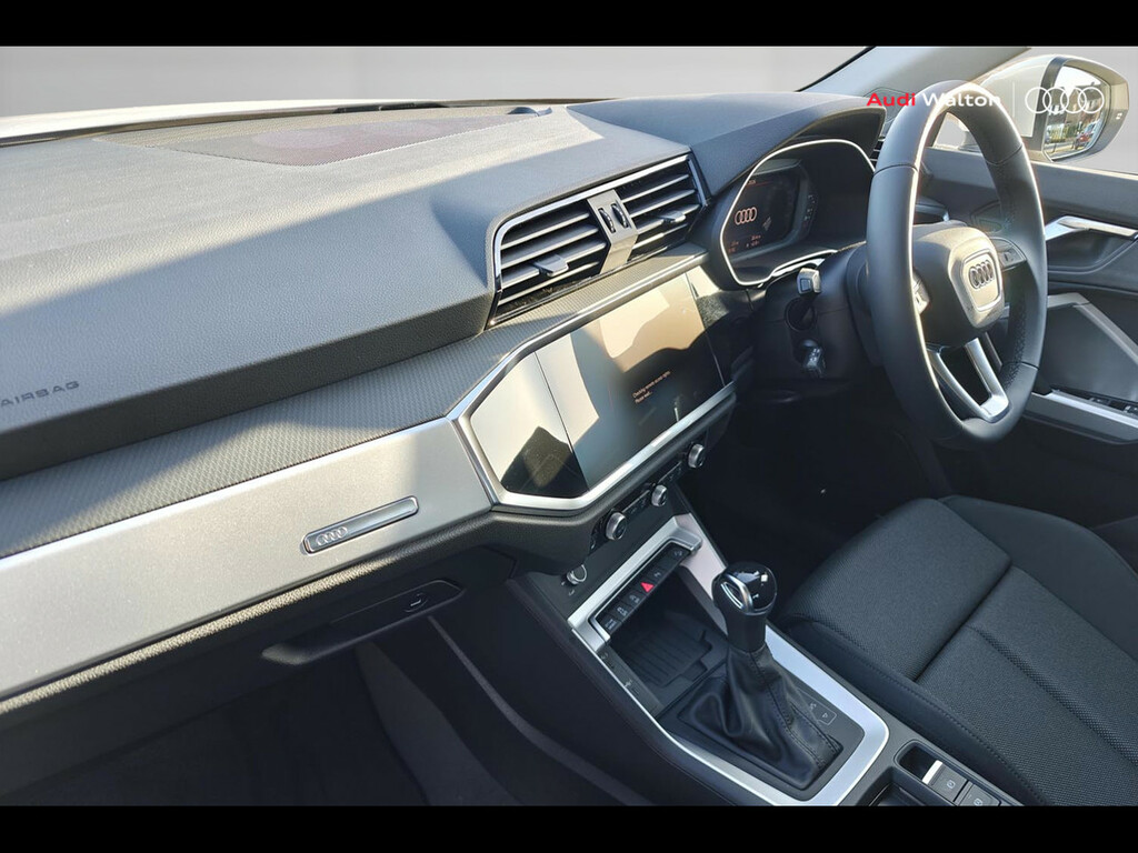 Audi Q3 Sport 35 Tfsi 150 Ps S Tronic RA75NFN White #2
