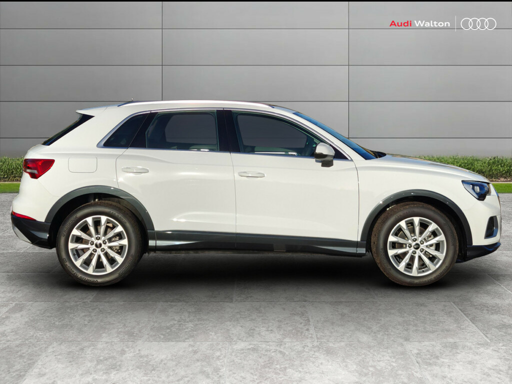 Audi Q3 Sport 35 Tfsi 150 Ps S Tronic RA75NFN White #4