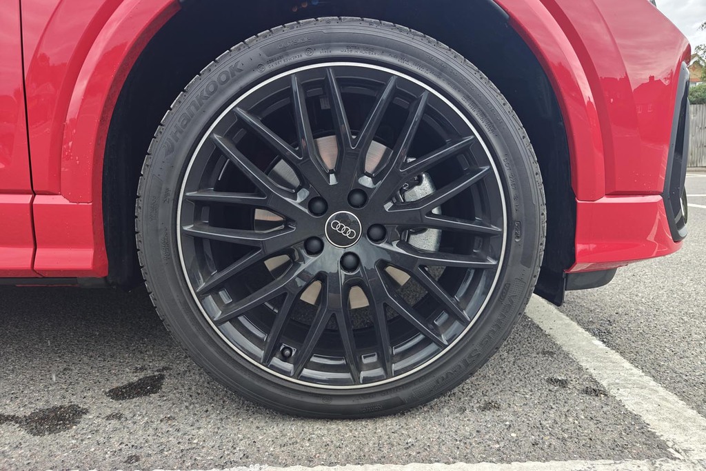 Audi Q2 Black Edition 35 Tfsi 150 Ps S Tronic Red #5