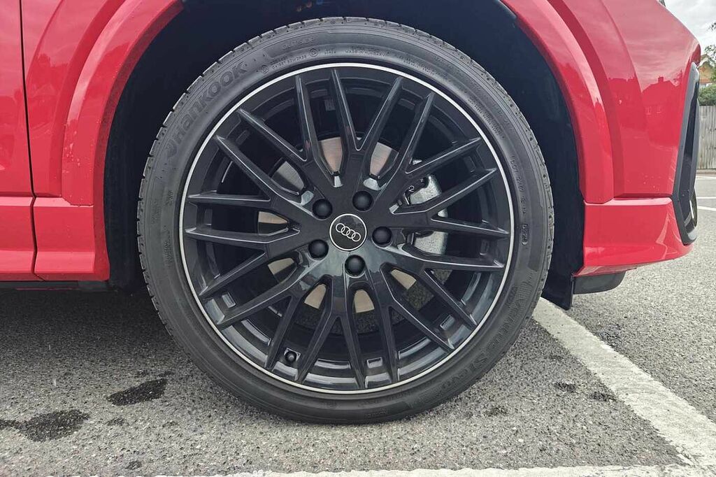 Audi Q2 Black Edition 35 Tfsi 150 Ps S Tronic RJ26WUH Red #6