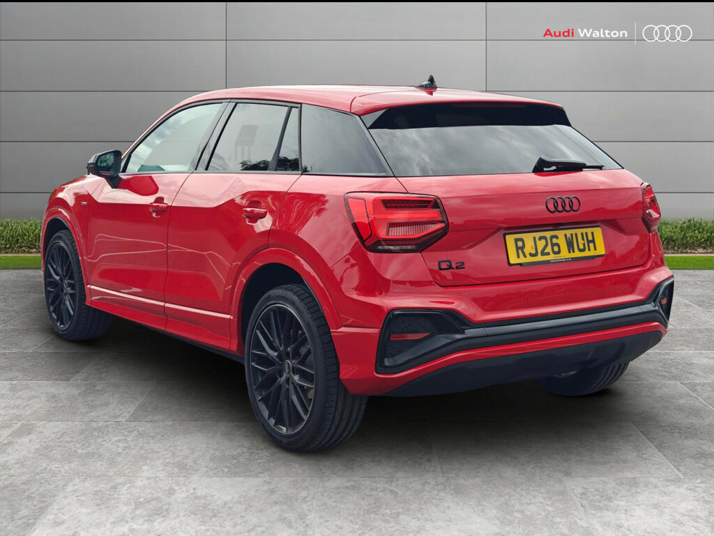 Audi Q2 Black Edition 35 Tfsi 150 Ps S Tronic RJ26WUH Red #3