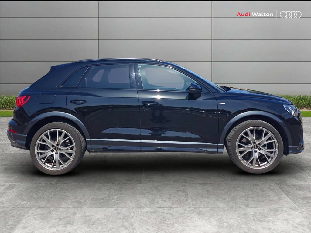Audi Q3 Black Edition 35 Tfsi 150 Ps S Tronic RF25BUU Black #4