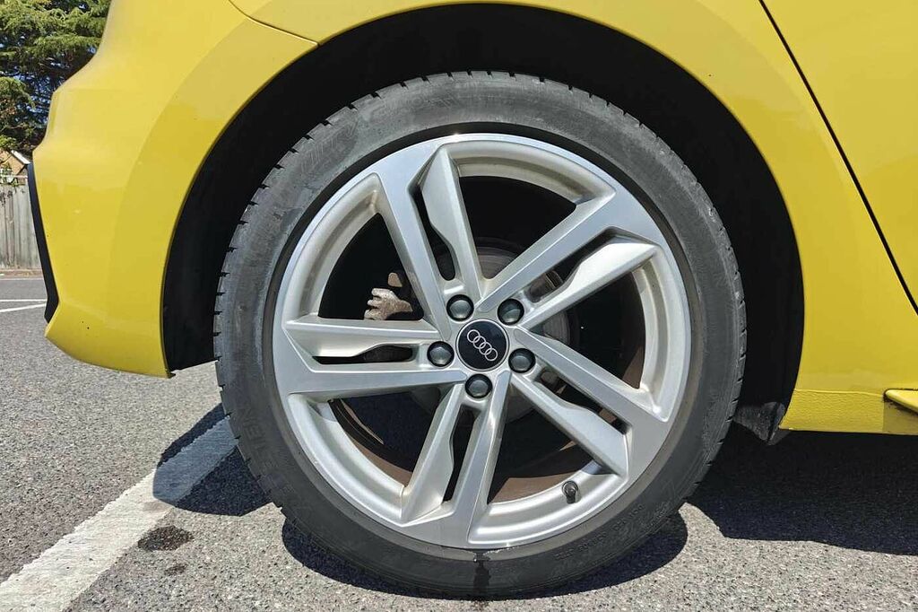 Audi A1 S Line 30 Tfsi 110 Ps S Tronic RF72WCD Yellow #6