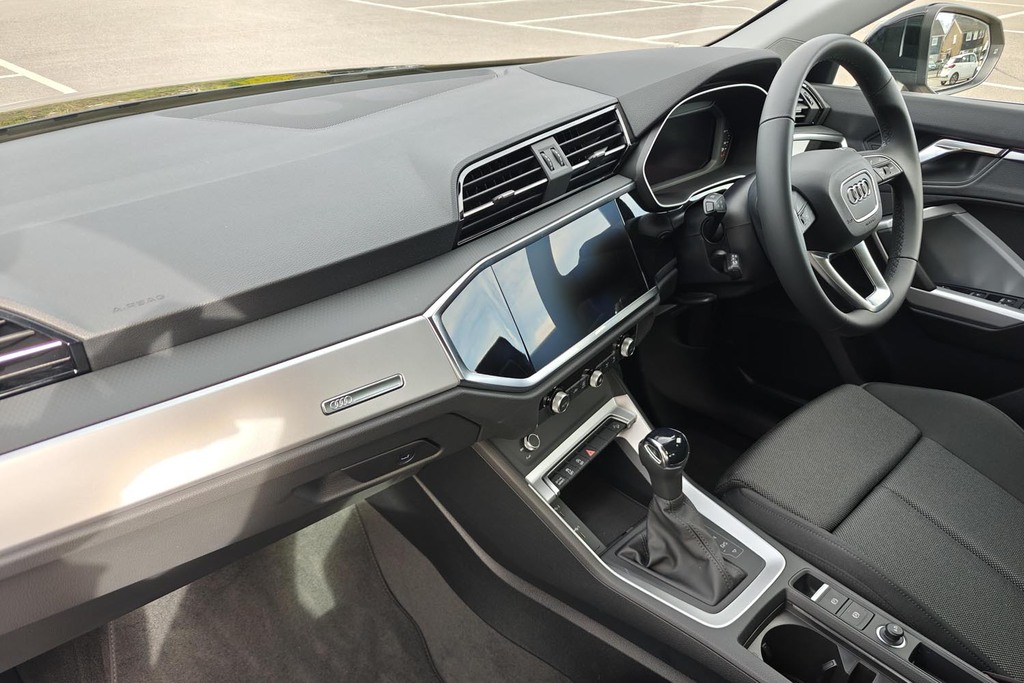 Audi Q3 Sport 35 Tdi 150 Ps S Tronic Black #2