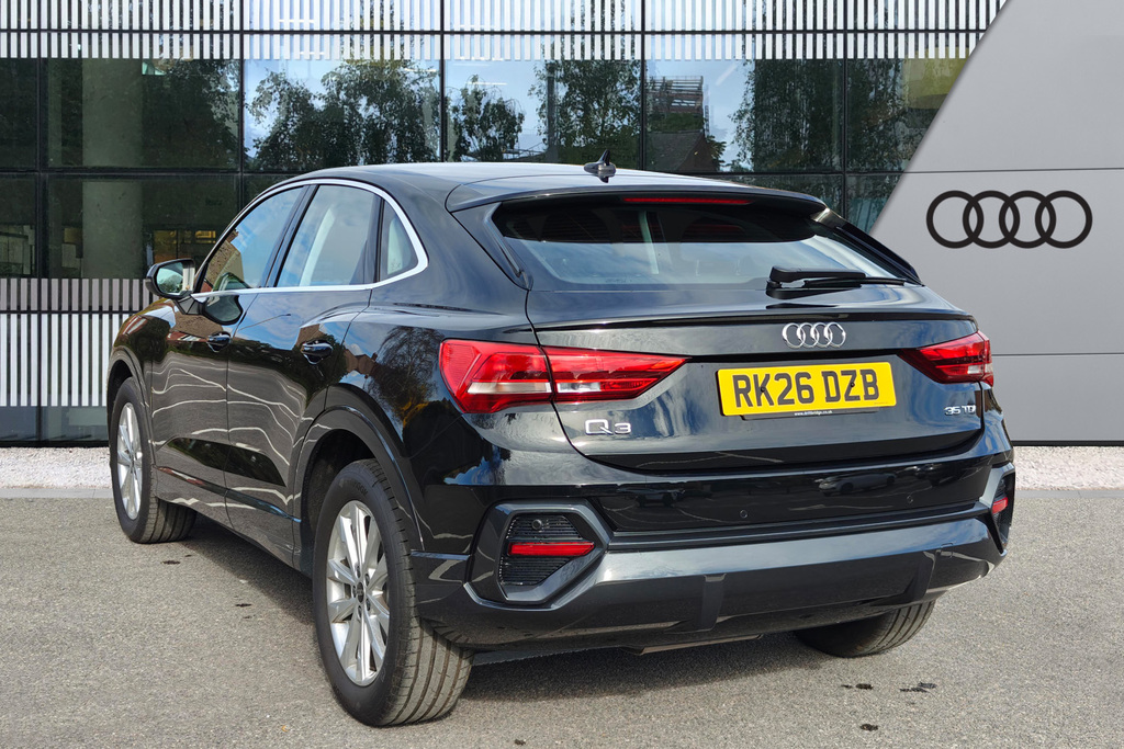 Audi Q3 Sport 35 Tdi 150 Ps S Tronic Black #3