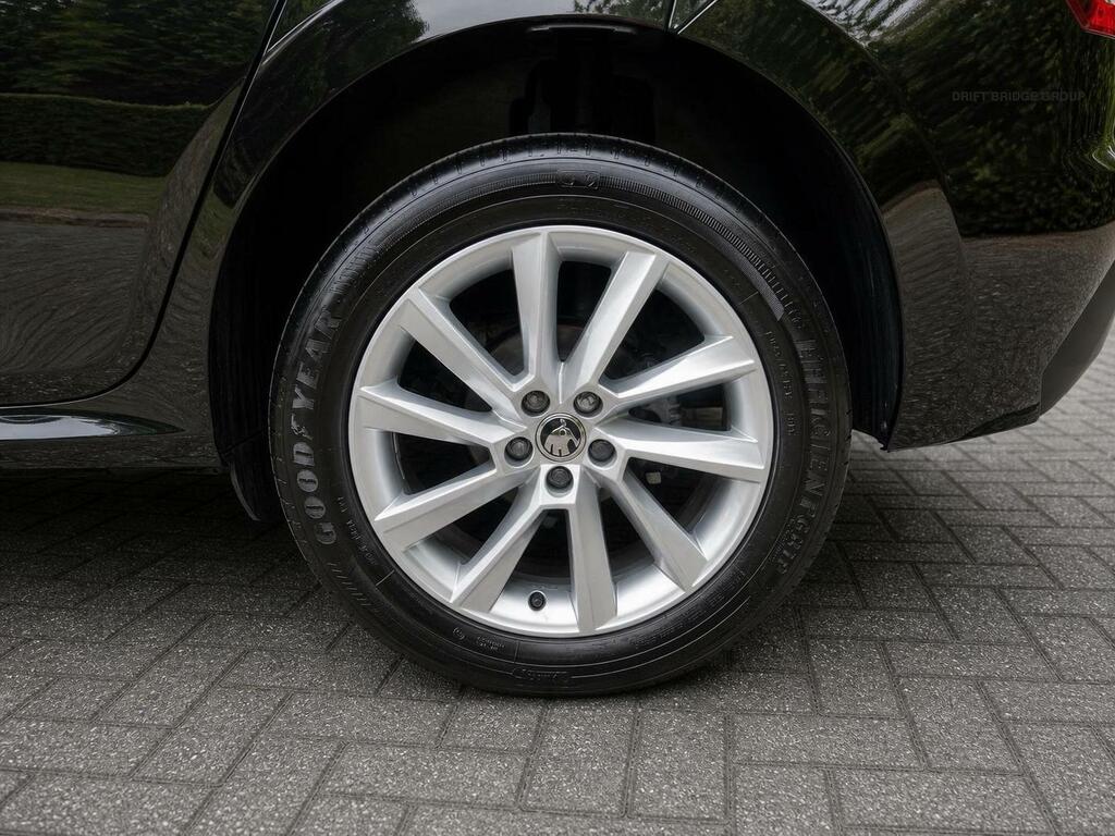 Skoda Kamiq 1.0 Tsi Se Edition Black #5